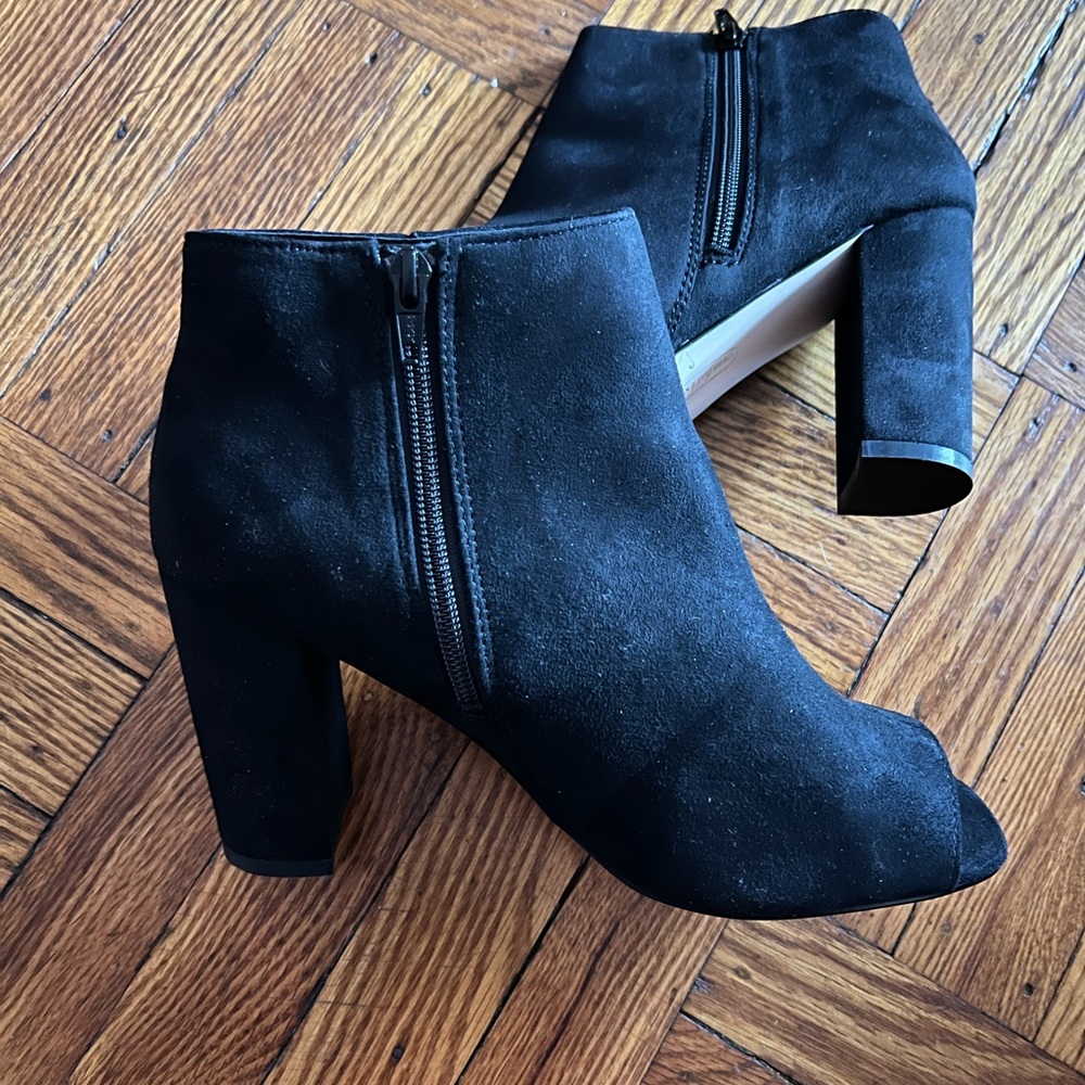 Comfortview Suede Black Ankle Booties